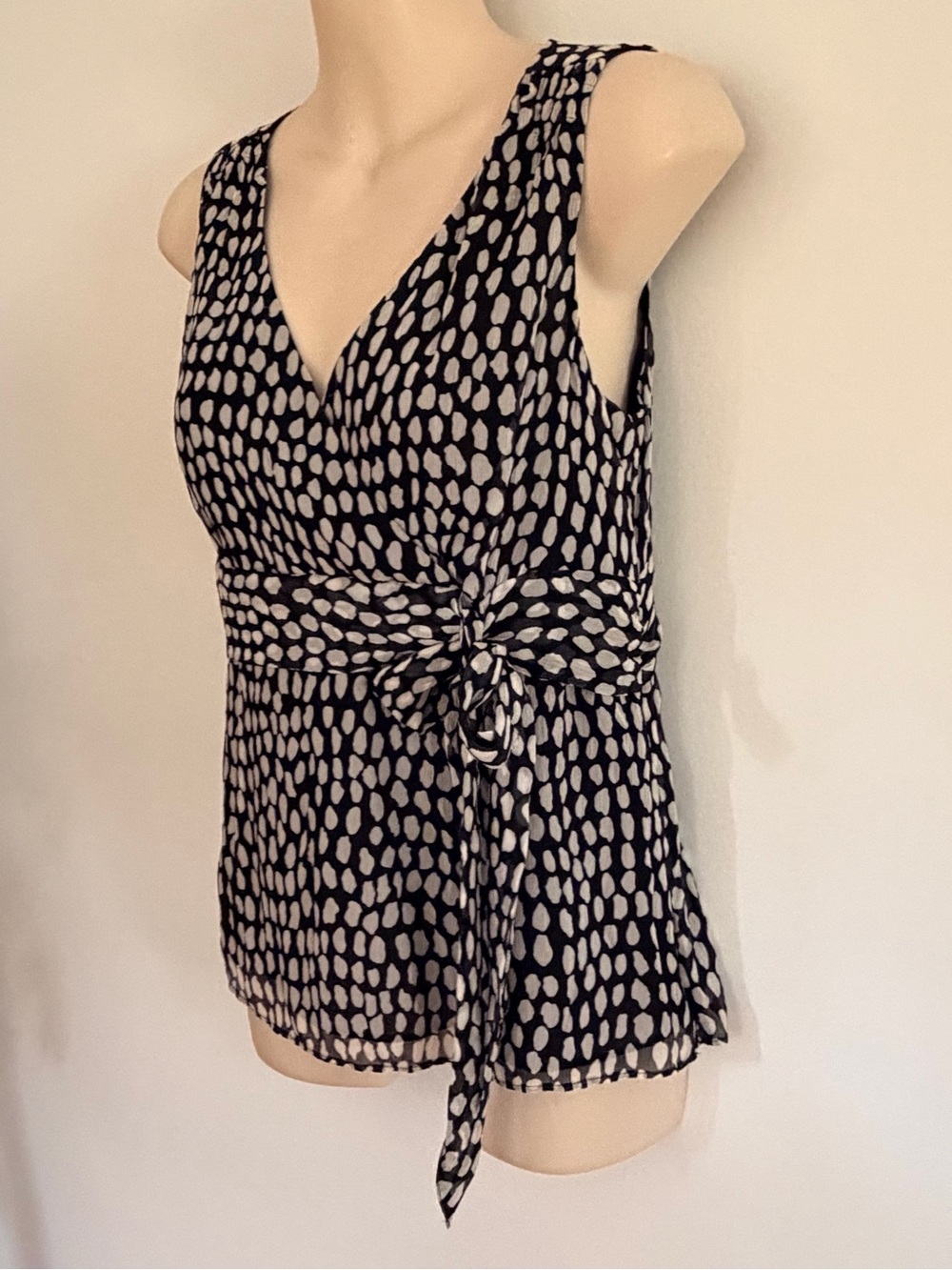 Ann Taylor Black & Cream Polka Dot Wrap-Style Sleeveless Top 100% Silk Sz 6P